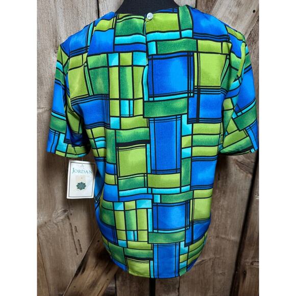NWT Jordan Women's Size Medium Lime Green Geometric Back Button Short Sleeve - Picture 3 of 6